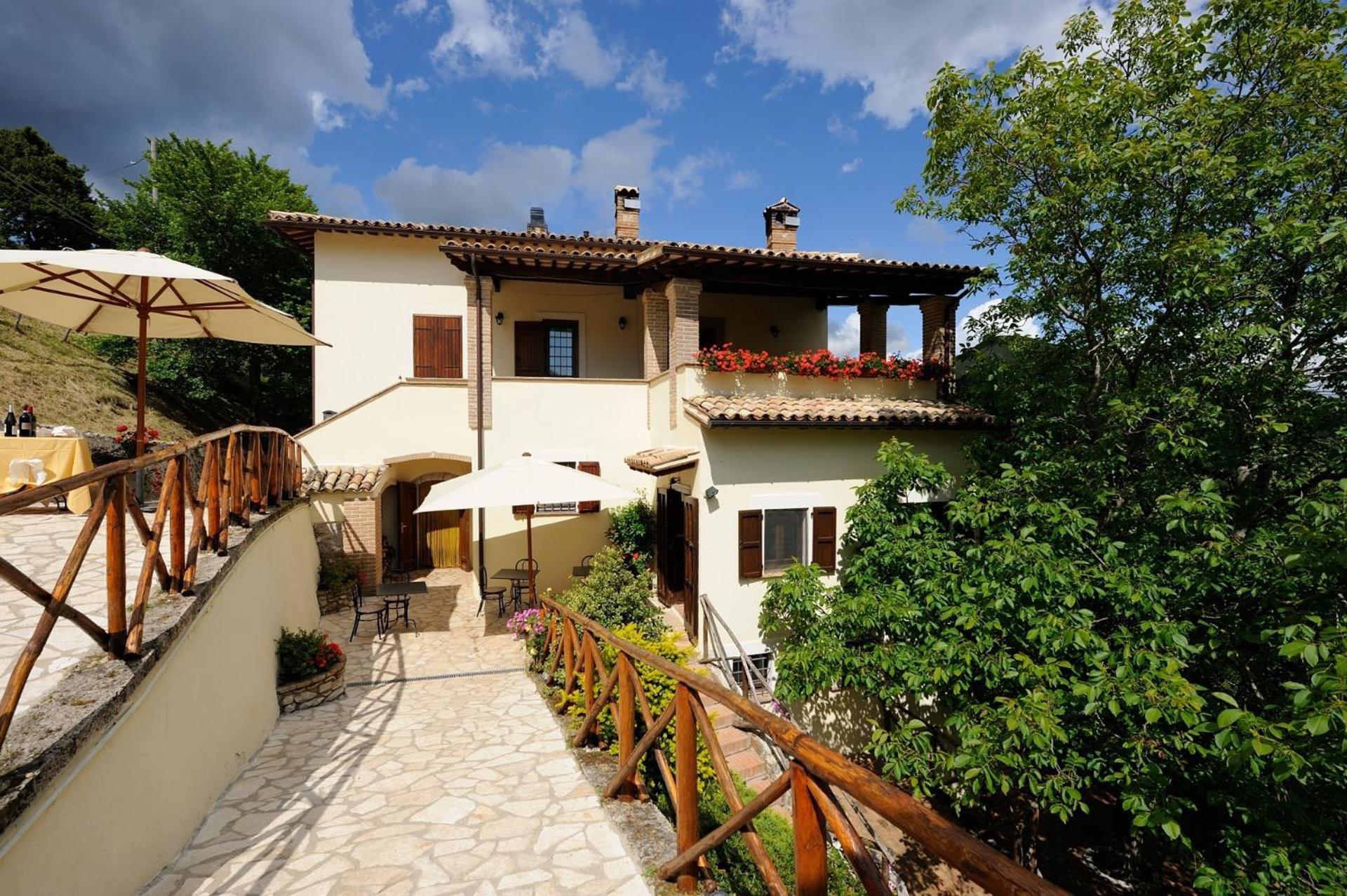 Agriturismo Pettino Кампело сул Клитуно Екстериор снимка