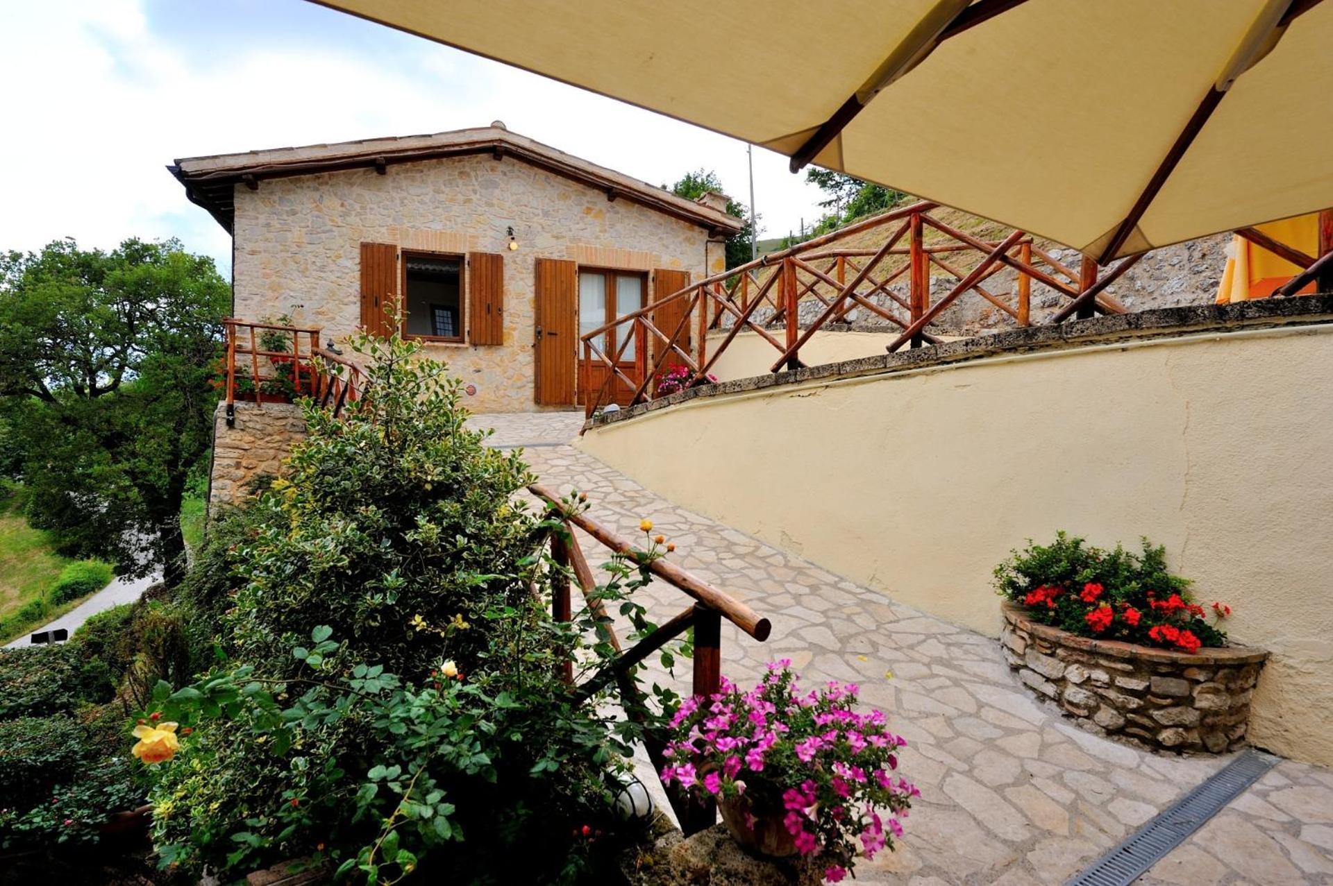 Agriturismo Pettino Кампело сул Клитуно Екстериор снимка